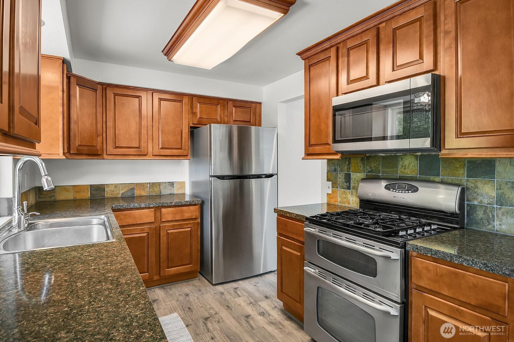 2420 Southwest 326th Street Federal Way, WA 98023 - Photo 15 of 35