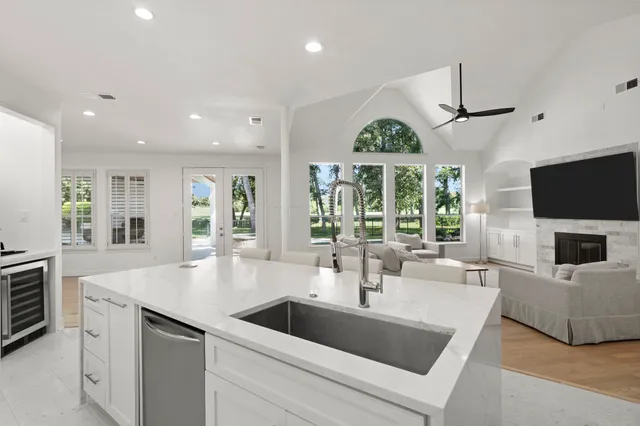 $699,000 | 9502 Crosby Way, Missouri City, TX 77459