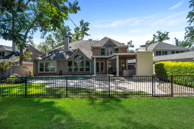 $699,000 | 9502 Crosby Way, Missouri City, TX 77459