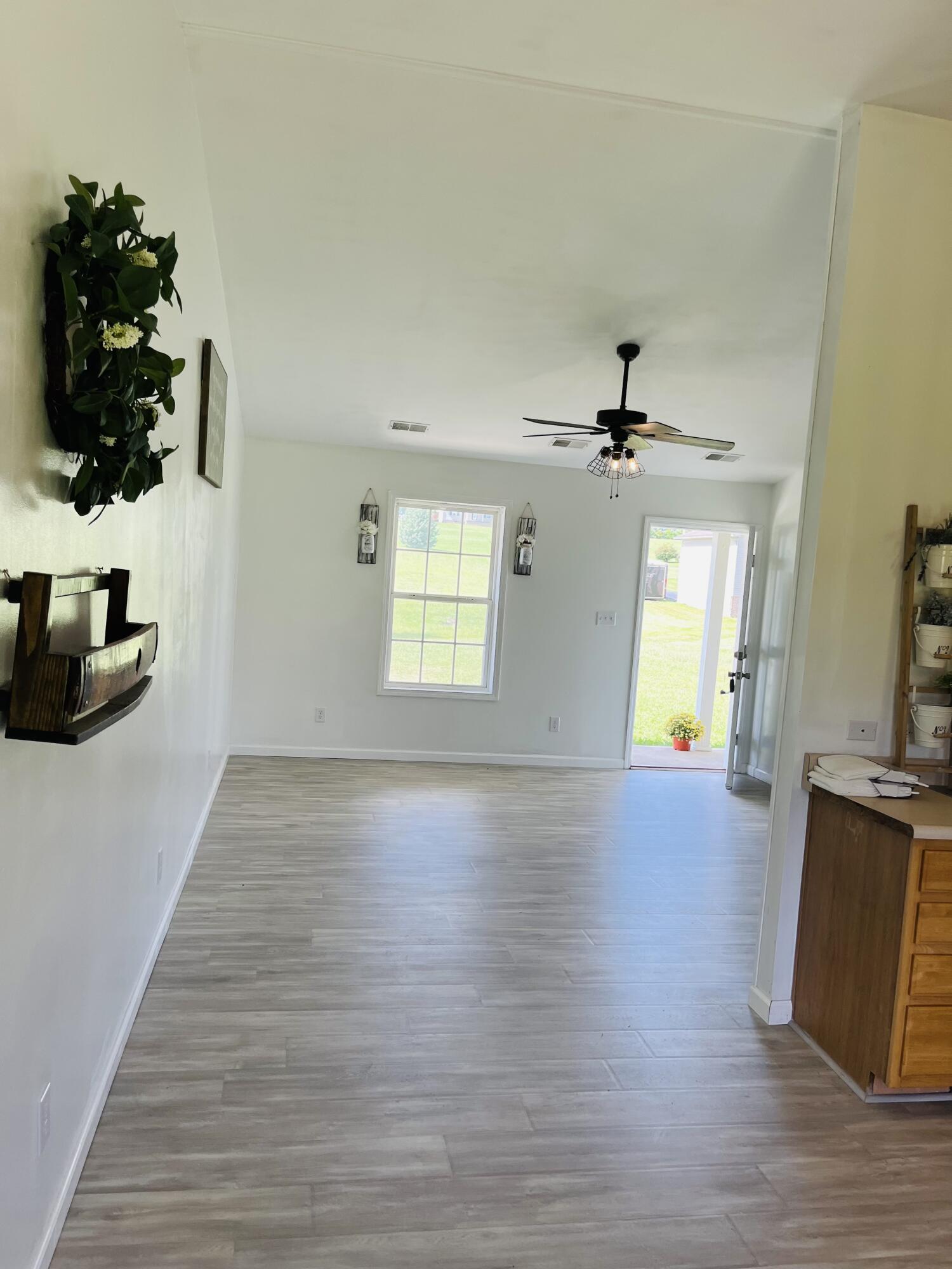 261 Patsy Lane Berea, KY 40403 - Photo 9 of 35 17CD21CE-7418-41A3-91BD-3A4CF8F6C53A
