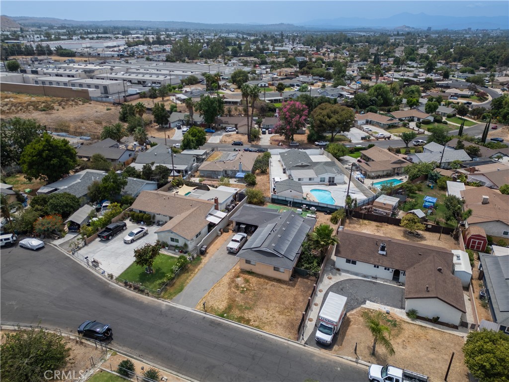 3292 Debbie Lane Riverside, CA 92501 - Photo 34 of 36 Gallery Image 34