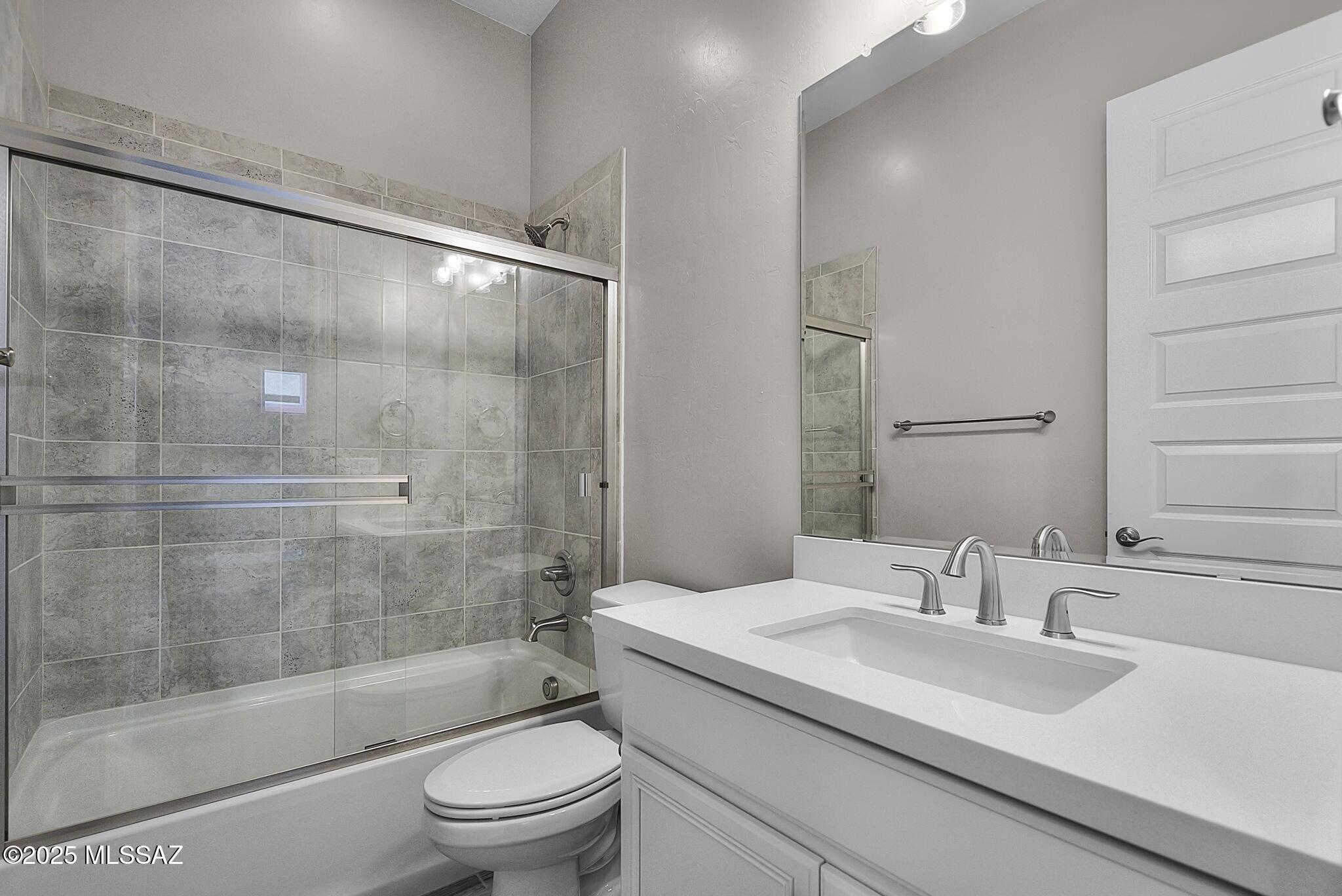 2171 Embarcadero Way Tubac, AZ 85646 - Photo 23 of 37 Bathroom 2