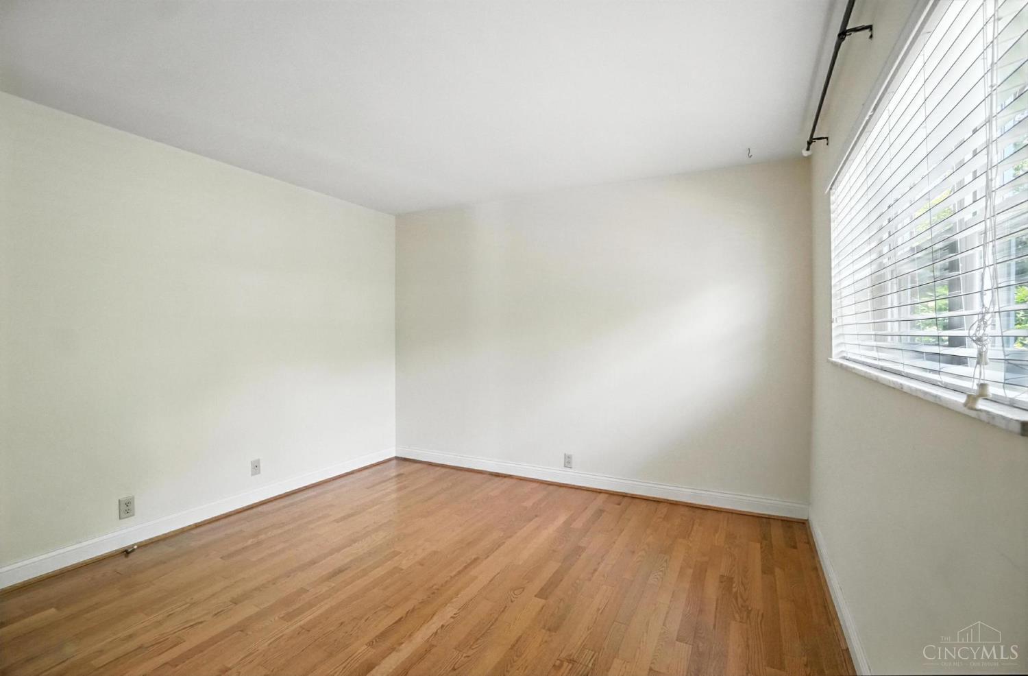 2270 Madison Road, Unit 1B Cincinnati, OH 45208 - Photo 26 of 53
