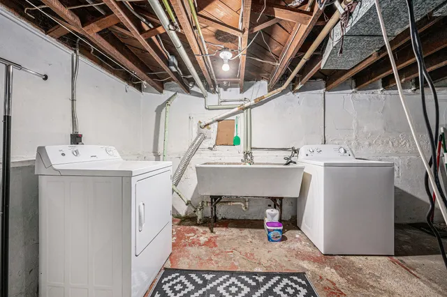 $299,000 | 716 Catalpa Drive, Royal Oak, MI 48067