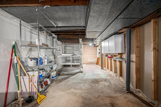 $299,000 | 716 Catalpa Drive, Royal Oak, MI 48067