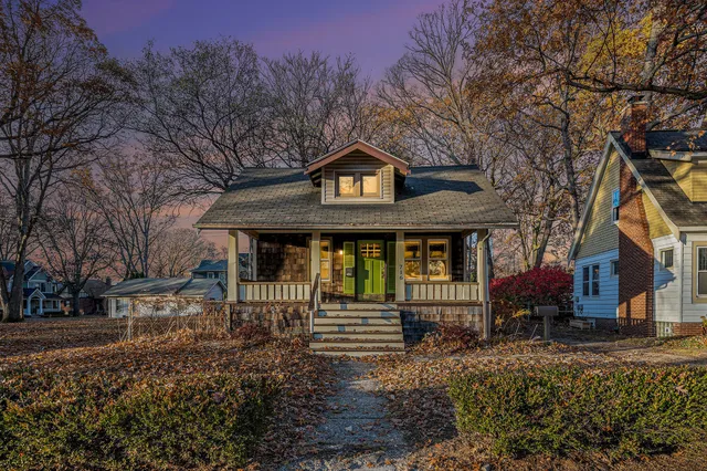 $299,000 | 716 Catalpa Drive, Royal Oak, MI 48067