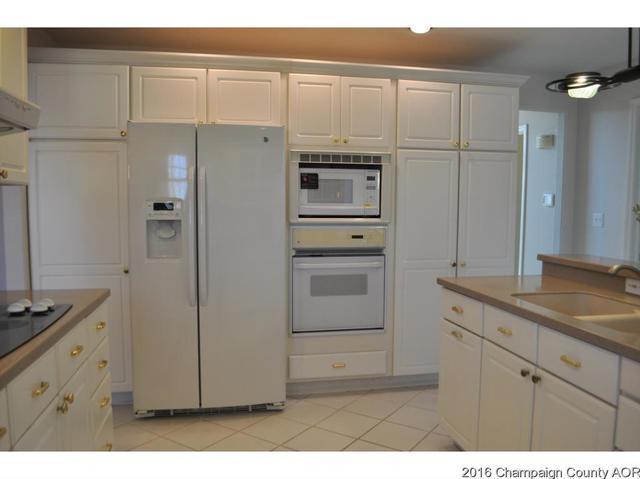 302 Jay Street Savoy, IL 61874 - Photo 4 of 24