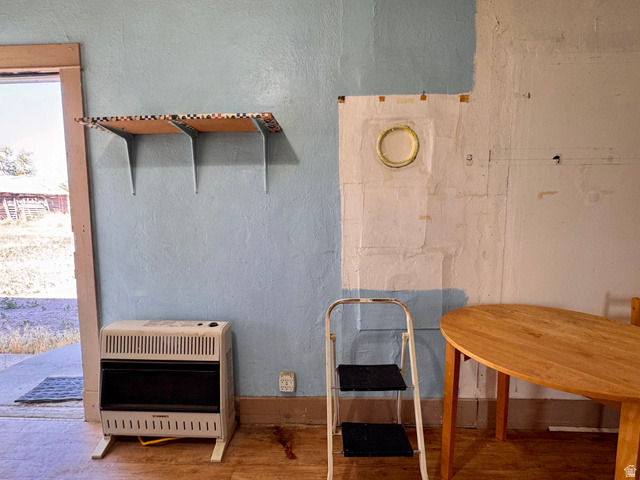 47 East 100 N Road Lynndyl, UT 84640 - Photo 13 of 25 Gas wall heater