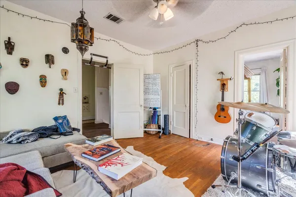 $2,695 | 1103 West 22nd Street, Unit B, Austin, TX 78705