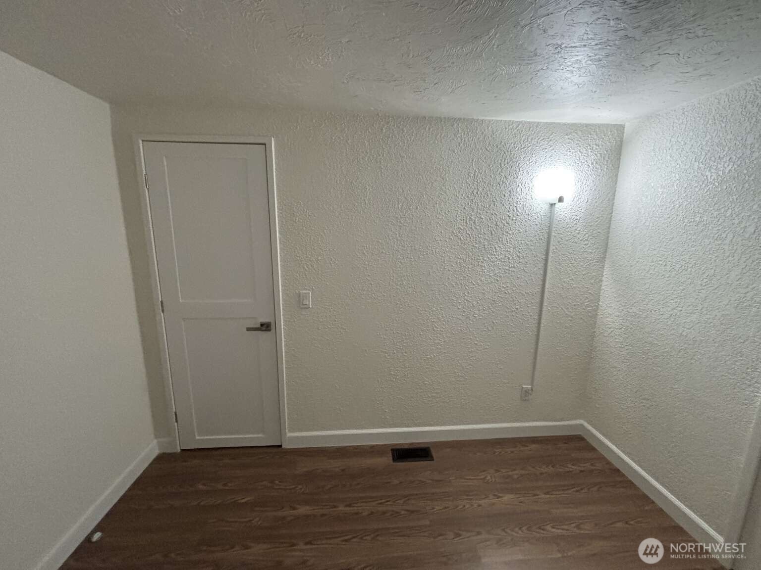 12615 Northeast 189th Street Bothell, WA 98011 - Photo 38 of 40