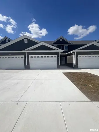 $2,900 | 5246 Pandit Drive, Bettendorf, IA 52722