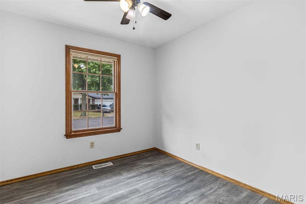 2379 England Town Road St. Louis, MO 63129 - Photo 5 of 28 Gallery Image 5