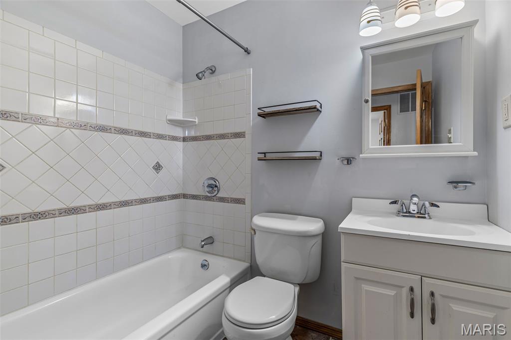 2379 England Town Road St. Louis, MO 63129 - Photo 8 of 28 Gallery Image 8