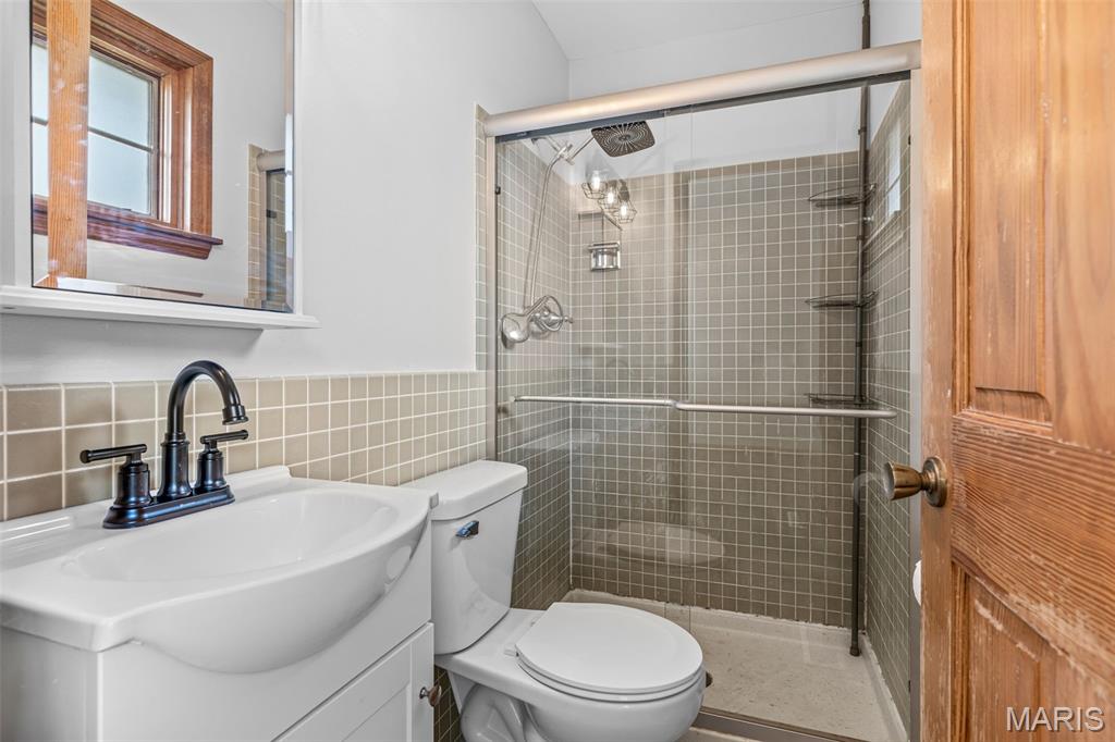 2379 England Town Road St. Louis, MO 63129 - Photo 9 of 28 Gallery Image 9
