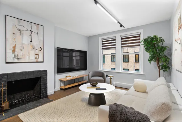 $1,399,000 | 40 West 55th Street, Unit 4D | Midtown Central