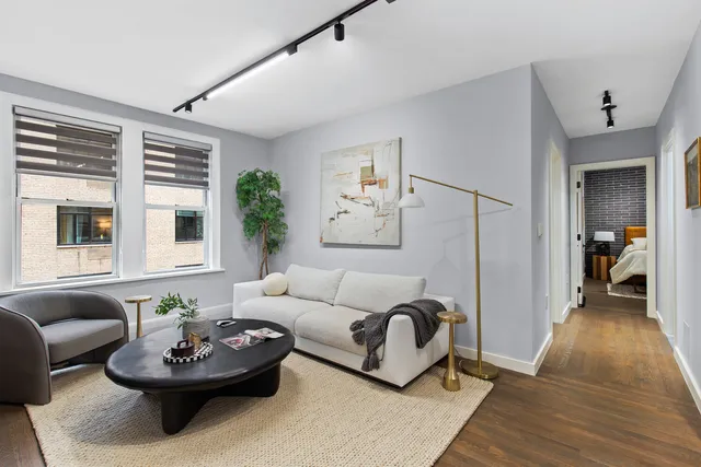 $1,399,000 | 40 West 55th Street, Unit 4D | Midtown Central