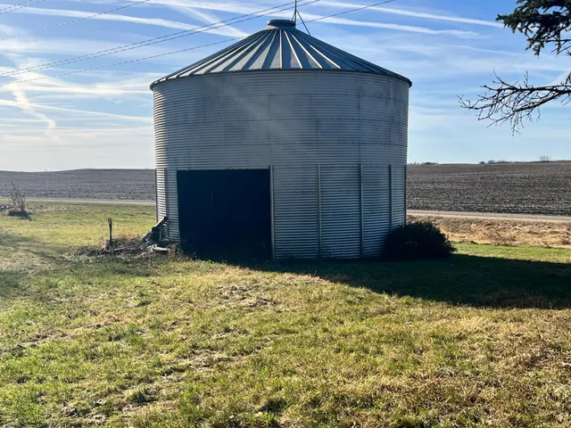 $130,000 | 2962 360th Avenue, Elmore, MN 56027