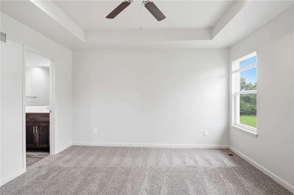 21808 Southcreek Road Peculiar, MO 64078 - Photo 15 of 38