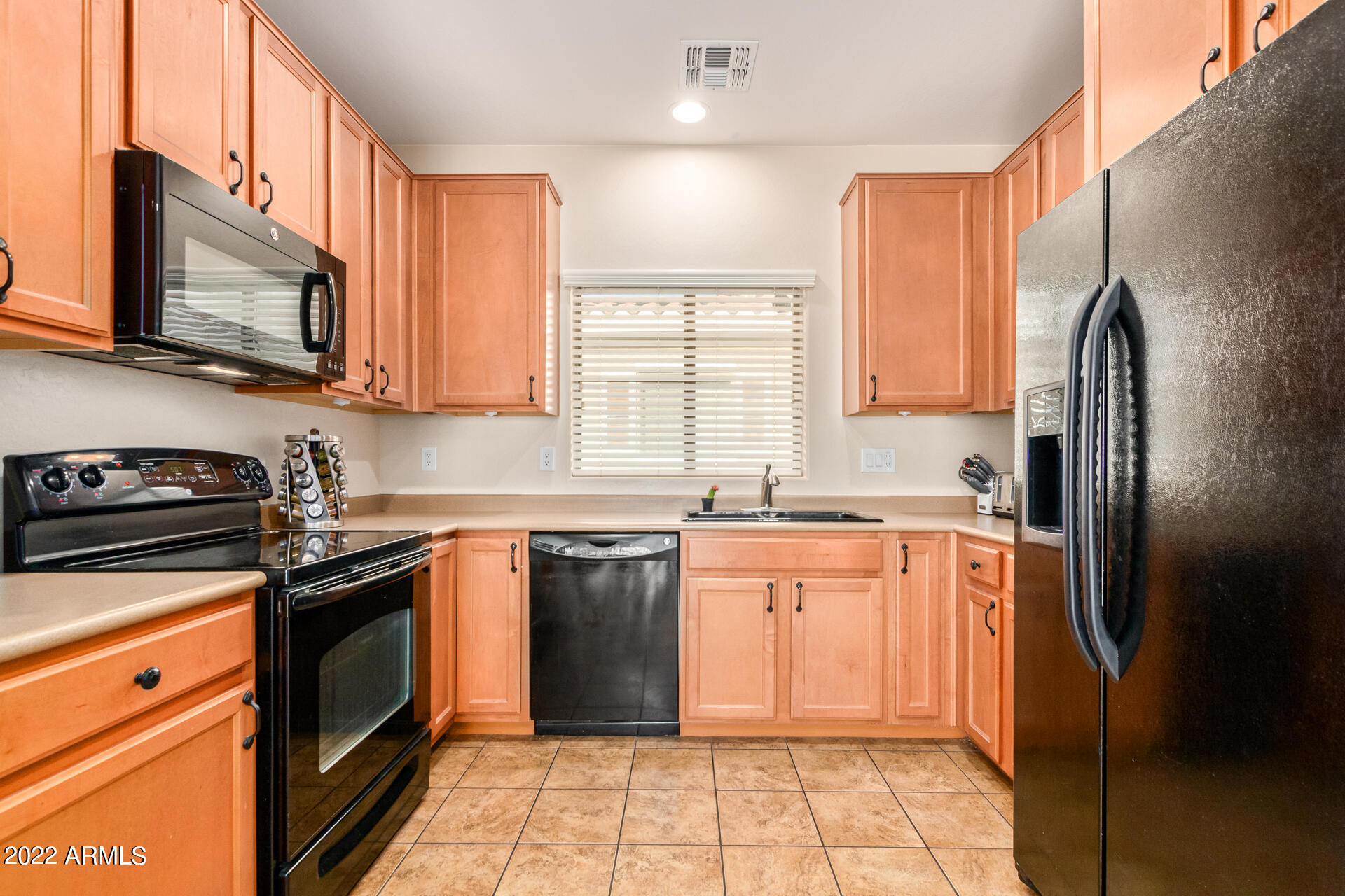 4736 East Redfield Road Gilbert, AZ 85234 - Photo 15 of 39 Kitchen