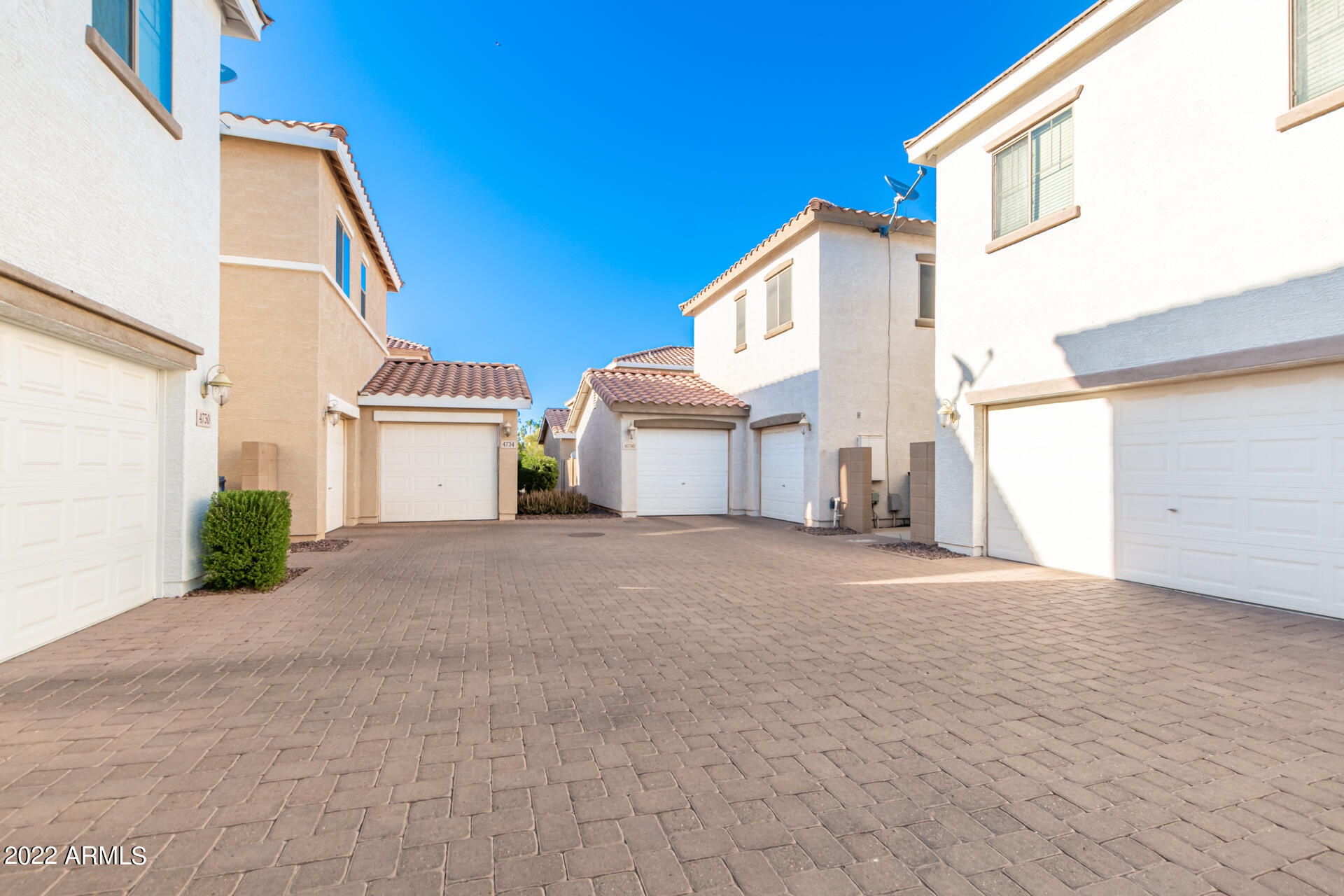 4736 East Redfield Road Gilbert, AZ 85234 - Photo 37 of 39 Driveway