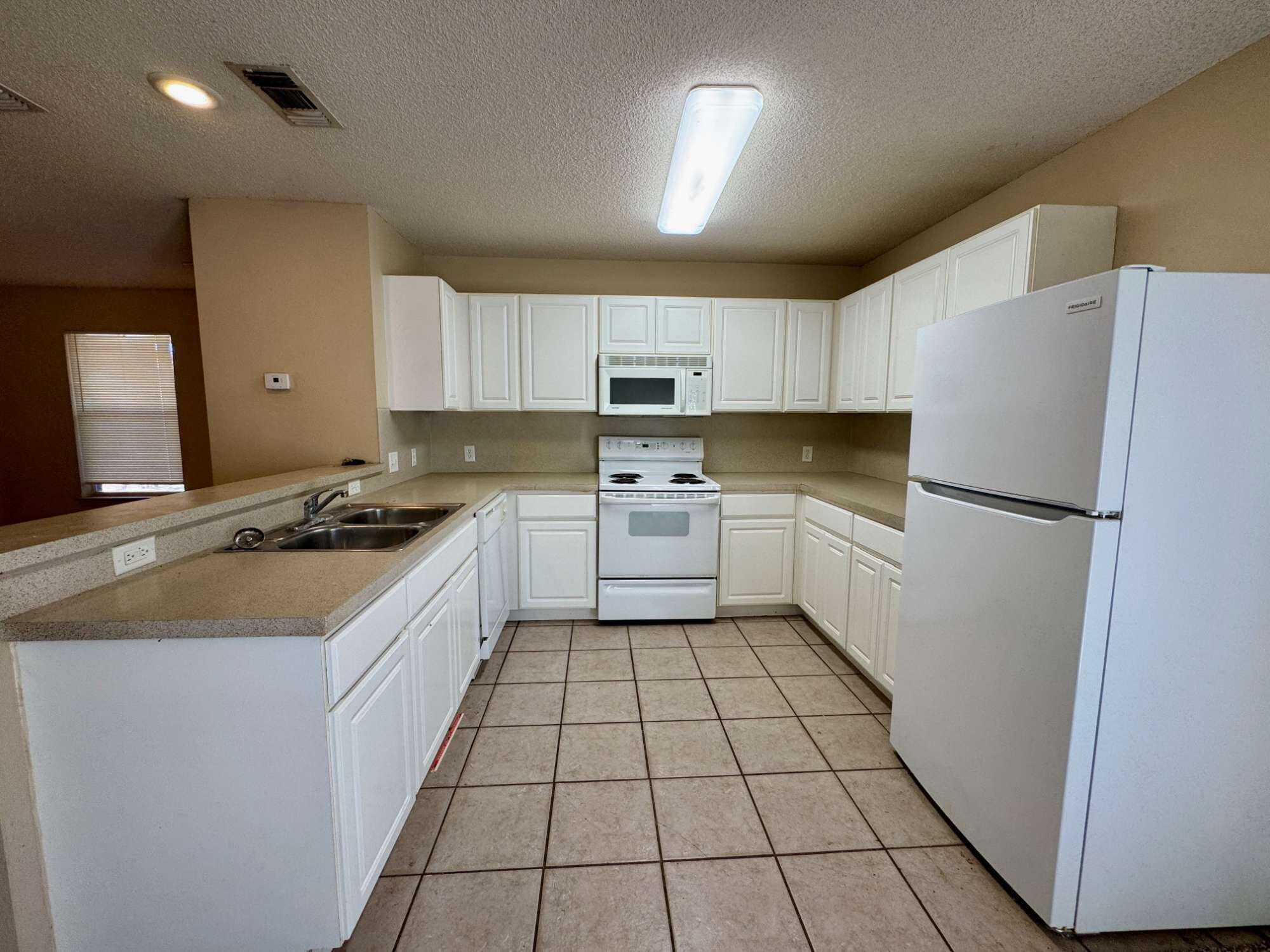 6311 7th Street, Unit UINT 1 Lubbock, TX 79416 - Photo 6 of 13 IMG_8134