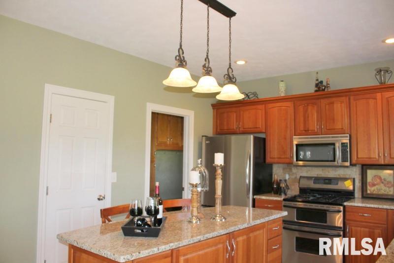 8323 West Robertson Road Edwards, IL 61528 - Photo 16 of 30 Gallery Image 16