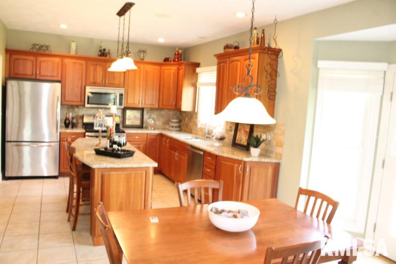 8323 West Robertson Road Edwards, IL 61528 - Photo 17 of 30 Gallery Image 17
