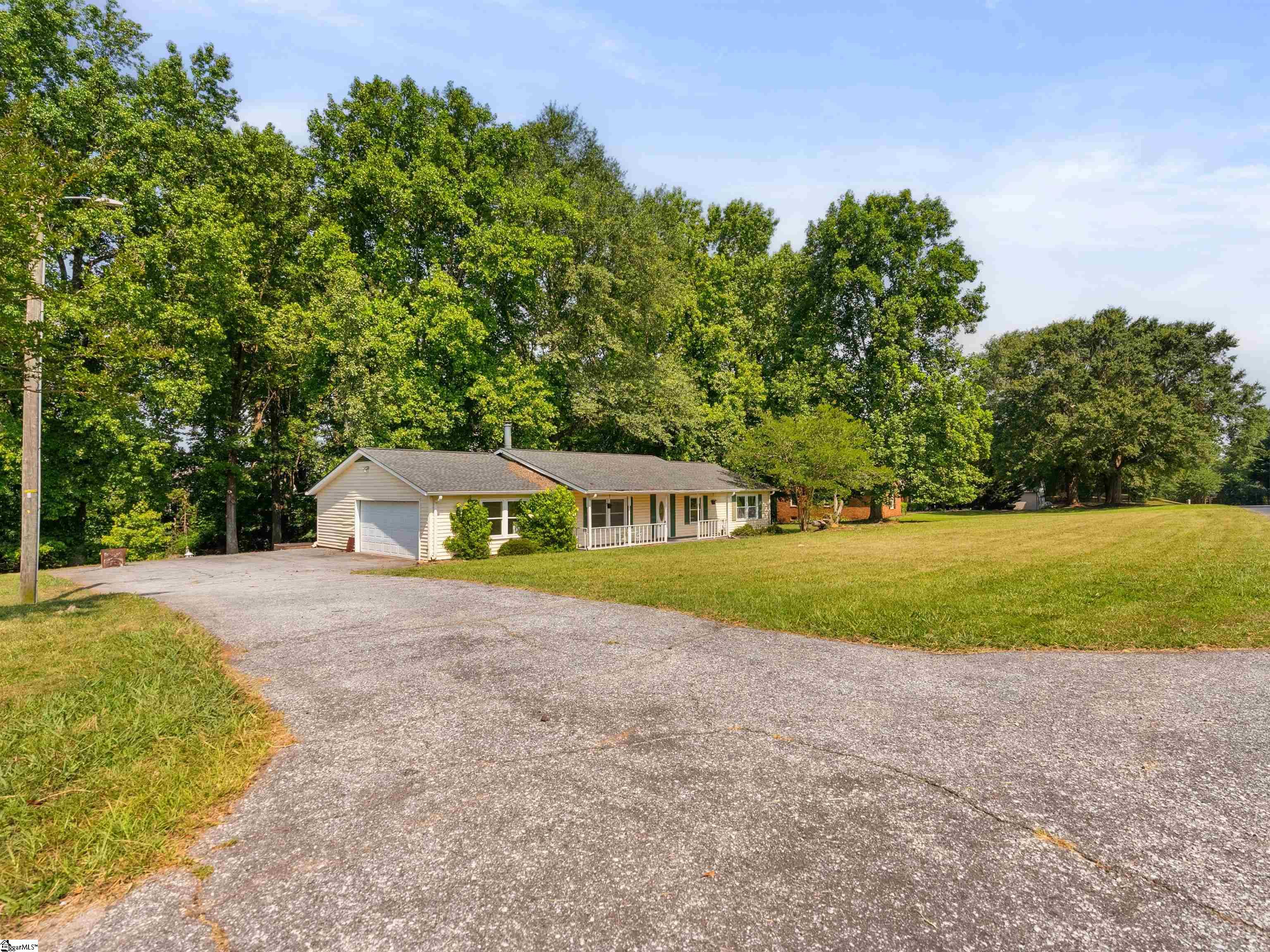 113 Commodore Drive Duncan, SC 29334 - Photo 3 of 41