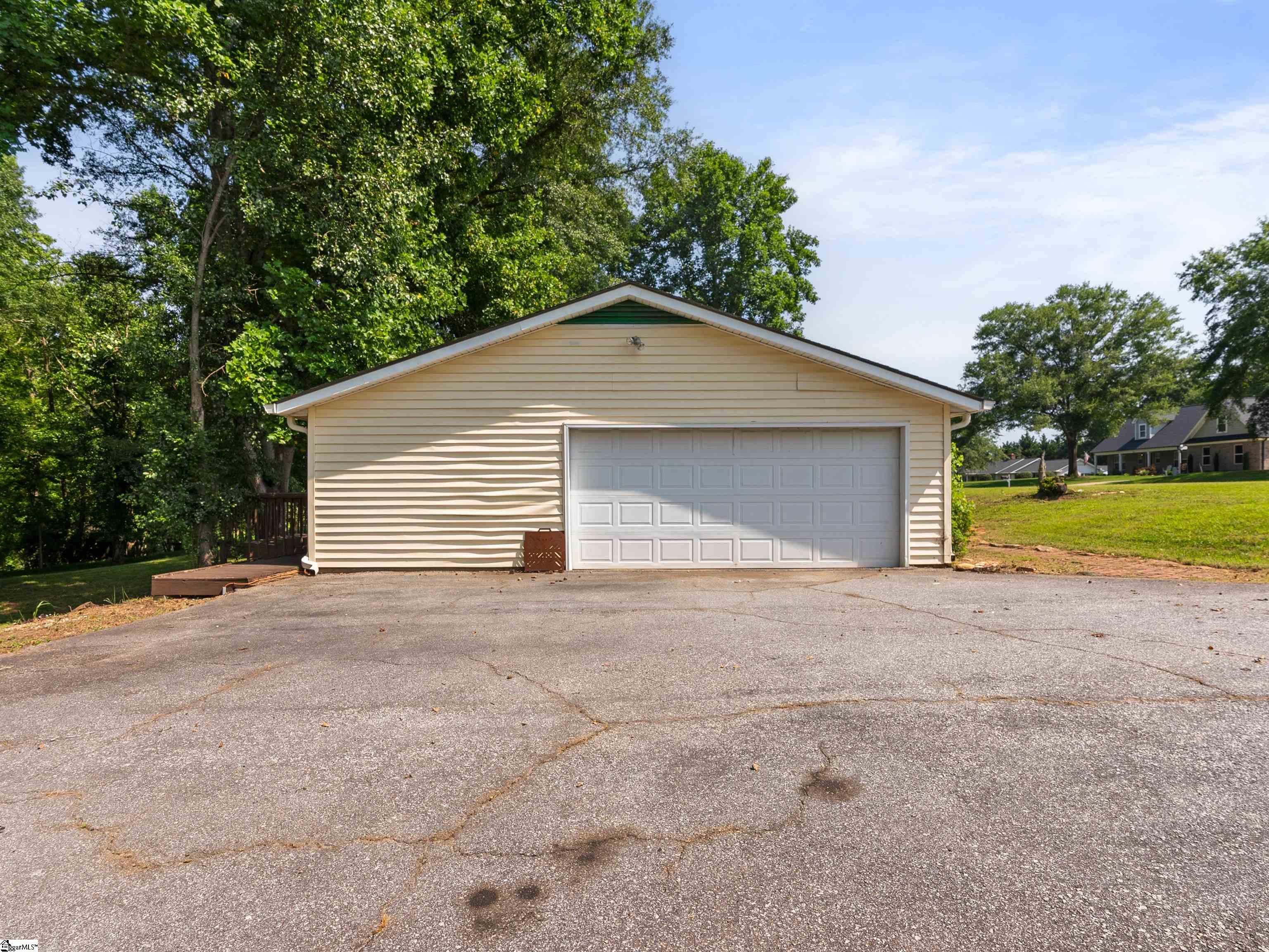 113 Commodore Drive Duncan, SC 29334 - Photo 5 of 41