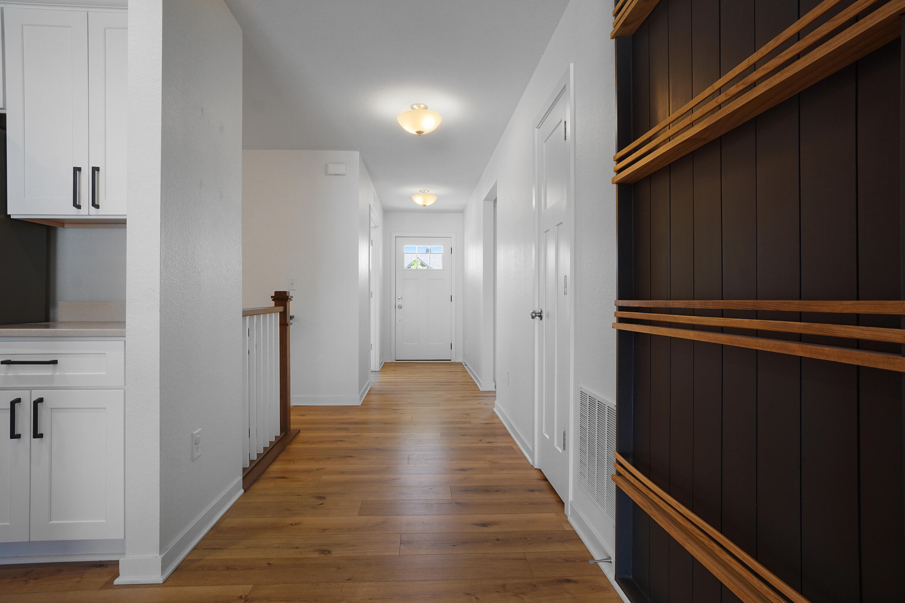 625 Mary Way Slinger, WI 53086 - Photo 5 of 34 Front Hall/Foyer