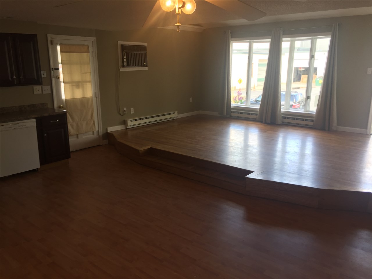 112 Calef Road Manchester, NH 03103 - Photo 2 of 28