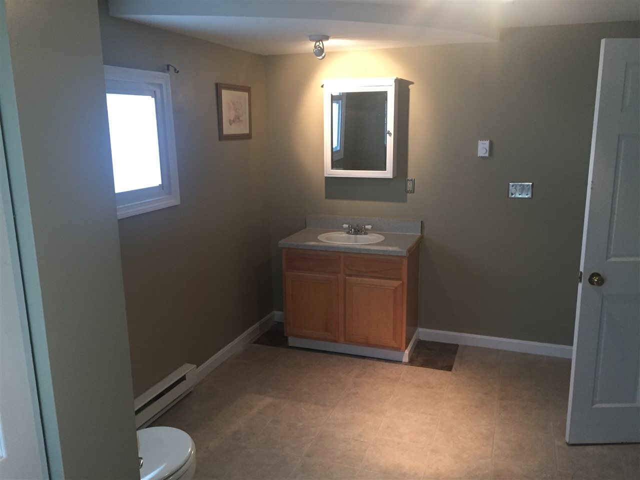 112 Calef Road Manchester, NH 03103 - Photo 10 of 28