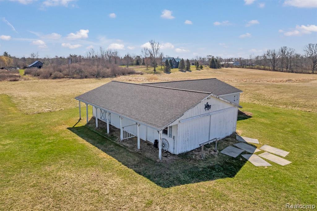12833 Sullivan Road Emmett, MI 48022 - Photo 5 of 41
