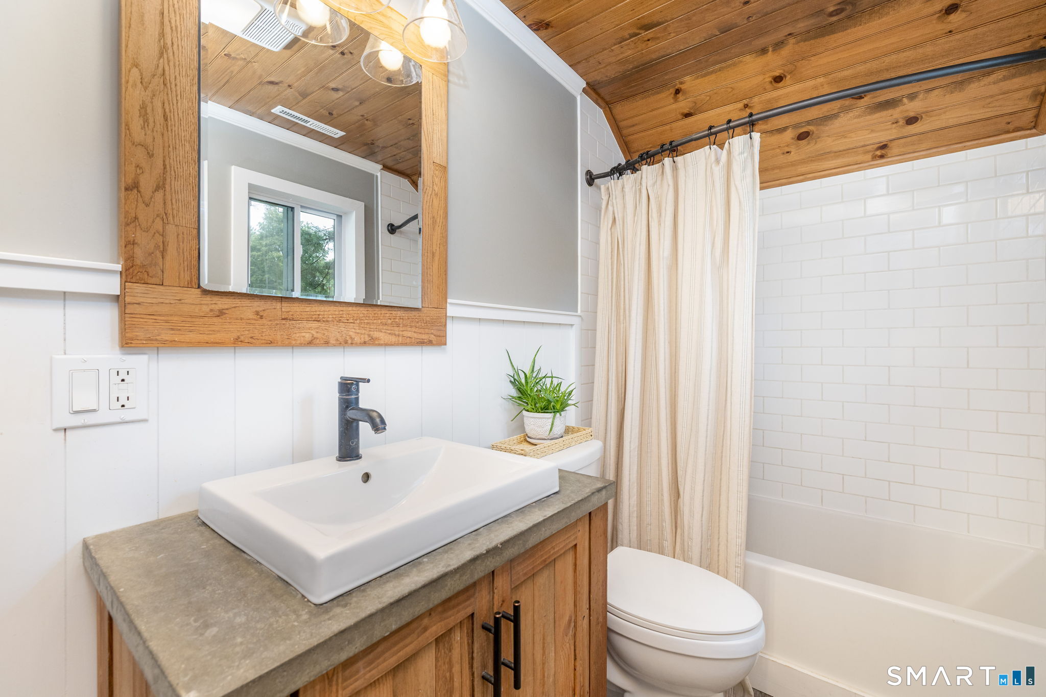15 Gray Pine Common, Unit 15 Avon, CT 06001 - Photo 25 of 40