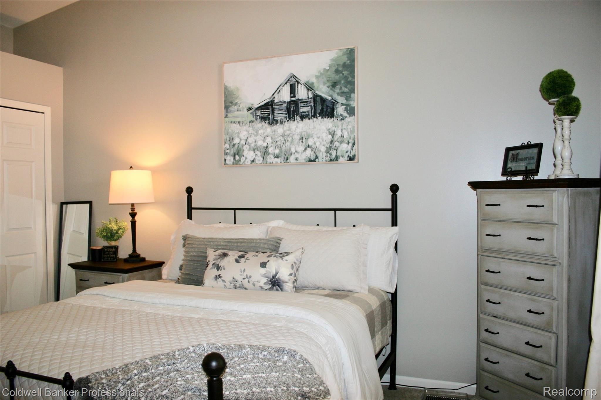 18347 Pleasant Valley Drive Macomb, MI 48044 - Photo 34 of 55 fullsizeoutput_50d.jpeg