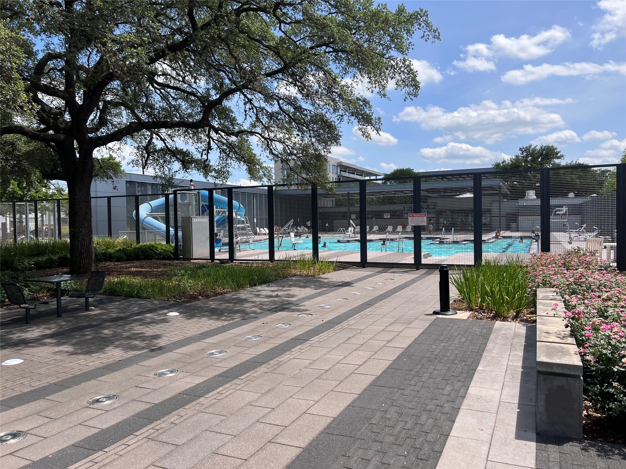 2412 Stuart Street Houston, TX 77004 - Photo 25 of 32 a view of a house with a yard