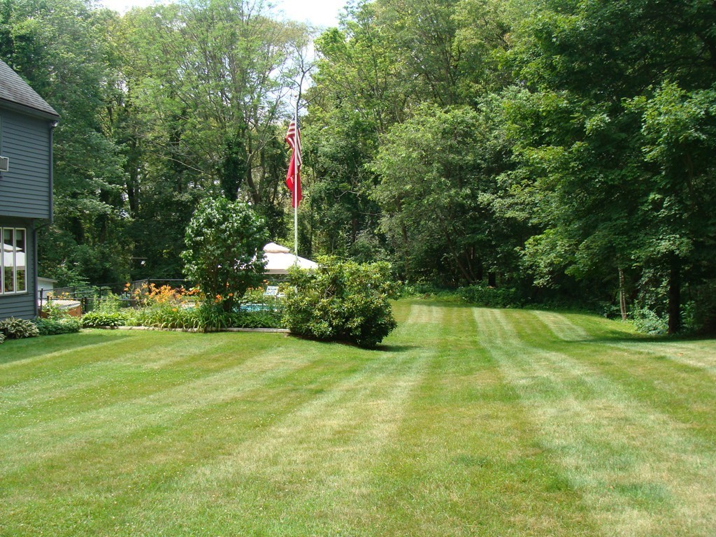 42 Colrain Road Topsfield, MA 01983 - Photo 23 of 25 Gallery Image 23
