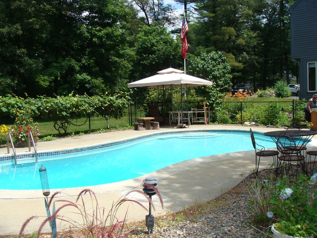 42 Colrain Road Topsfield, MA 01983 - Photo 24 of 25 Gallery Image 24