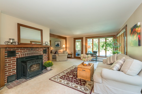 42 Colrain Road Topsfield, MA 01983 - Photo 6 of 25 Gallery Image 6