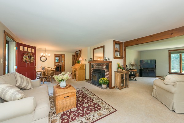 42 Colrain Road Topsfield, MA 01983 - Photo 7 of 25 Gallery Image 7