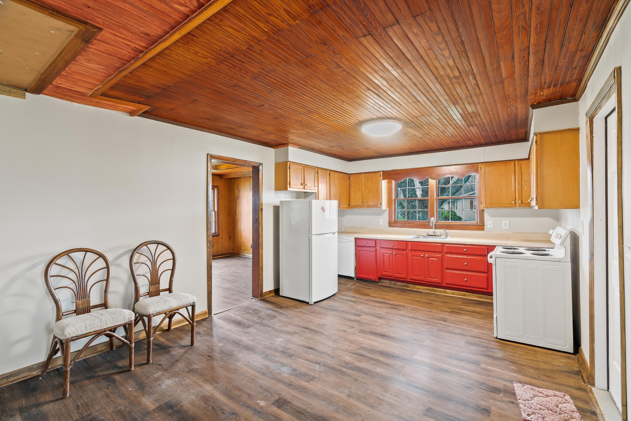 903 Days Road Lafayette, TN 37083 - Photo 8 of 38 a kitchen with furniture and a refrigerator