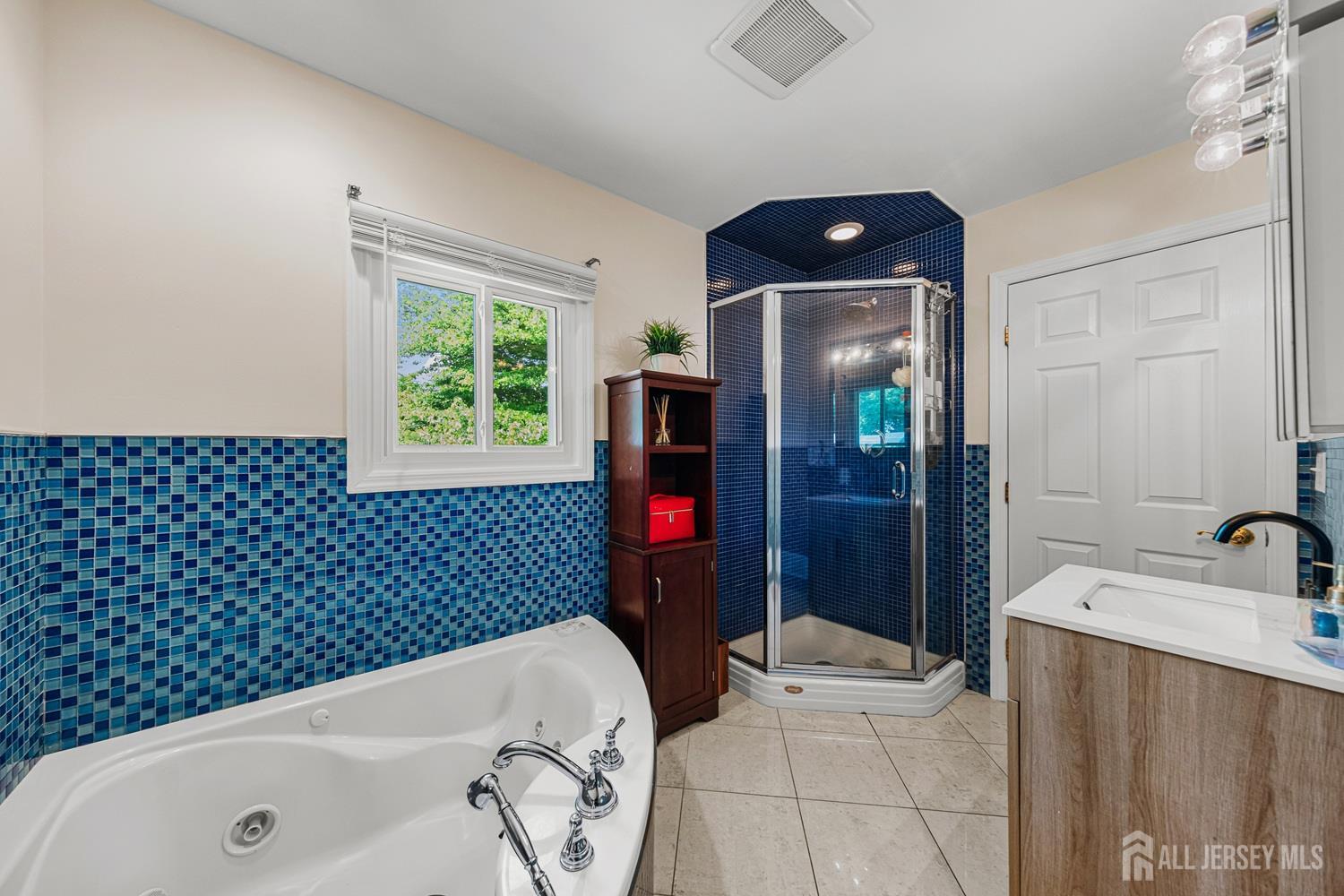 56 Rieder Road Edison, NJ 08817 - Photo 14 of 24 Gallery Image 14