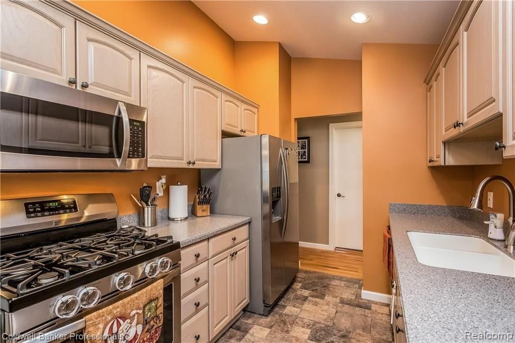 42154 Loganberry Ridge North Novi, MI 48375 - Photo 11 of 28
