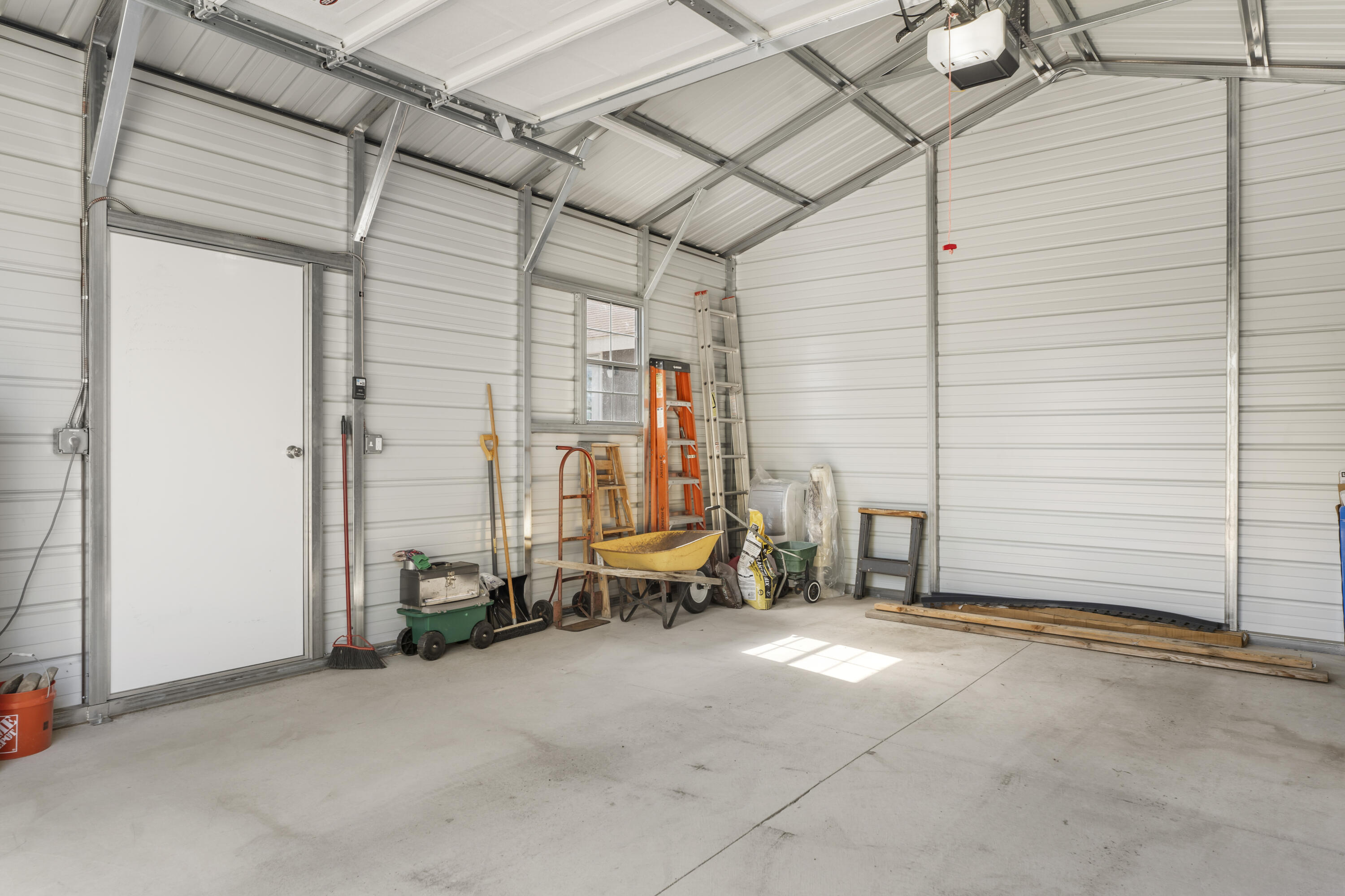 9141 Southwest Shad Road Terrebonne, OR 97760 - Photo 21 of 32 29-Garage