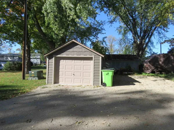 $459,000 | W10397 Blackhawk Trail, Fox Lake, WI 53933