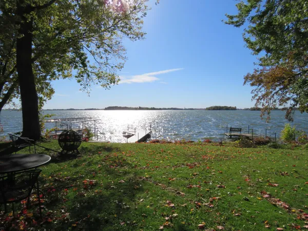 $459,000 | W10397 Blackhawk Trail, Fox Lake, WI 53933