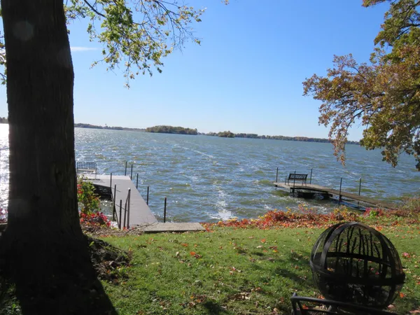 $459,000 | W10397 Blackhawk Trail, Fox Lake, WI 53933