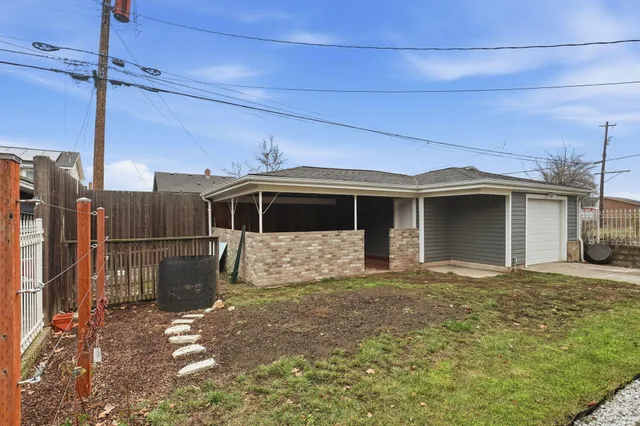 $379,000 | 223 East Lacrosse Avenue, Spokane, WA 99207