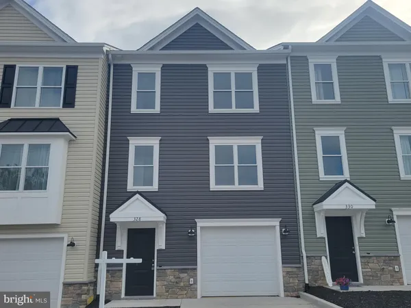 $2,500 | 328 West 11th Street, Front Royal, VA 22630