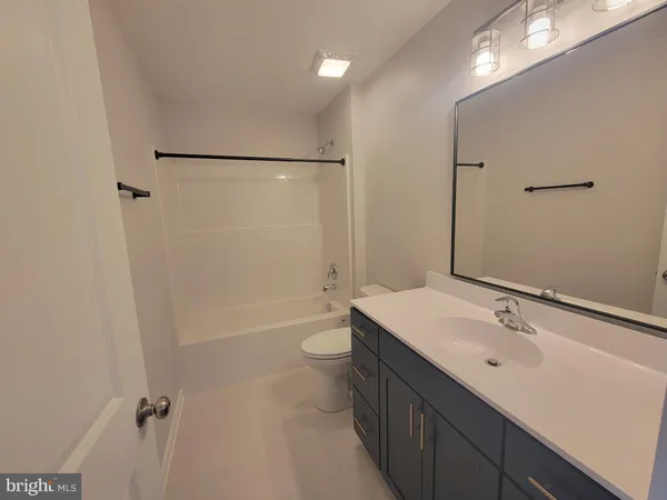 $2,500 | 328 West 11th Street, Front Royal, VA 22630